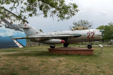 Krumovo, Plovdiv, Bulgaristan - 29 Nisan 2017: Plovdiv yakınındaki Fighter Mikoyan-Gurevich Mig-17 Havacılık Müzesi