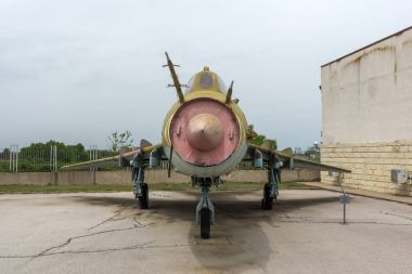 Krumovo, Plovdiv, Bulgaristan - 29 Nisan 2017: bombardıman Sukhoi Su-22 Plovdiv yakınındaki Havacılık Müzesi
