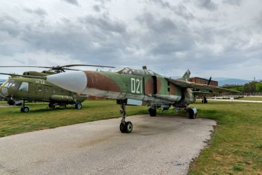 Krumovo, Plovdiv, Bulgaristan - 29 Nisan 2017: bombardıman Mikoyan-Gurevich Mig-23 Plovdiv yakınındaki Havacılık Müzesi