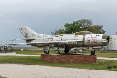 Krumovo, Plovdiv, Bulgaristan - 29 Nisan 2017: Fighter Mikoyan-Gurevich Mig-19 Plovdiv yakınındaki Havacılık Müzesi