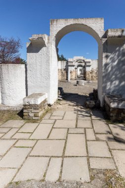 Harabeleri yuvarlak (altın) Kilisesi, St John, Preslav yakınındaki ikinci başkenti ilk Bulgar İmparatorluğu büyük Preslav, Bulgaristan