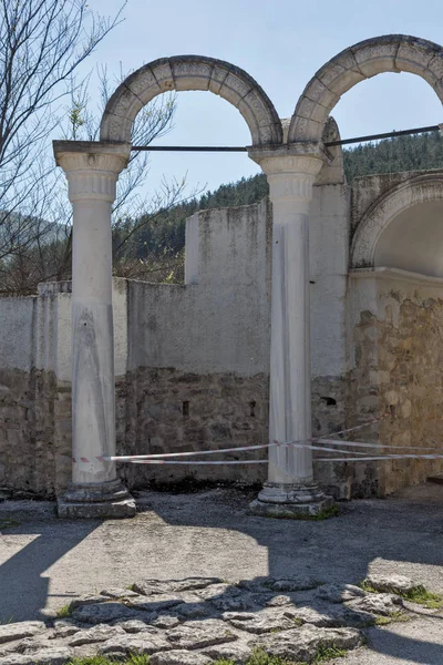 Rovine di Round (d'oro) Chiesa di San Giovanni, Preslav vicino alla seconda capitale del primo impero bulgaro Grande Preslav, Bulgaria — Foto Stock