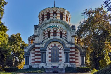 Plevne, Bulgaristan - 20 Eylül 2015: St. George Fatih Chapel türbesi, Plevne şehir