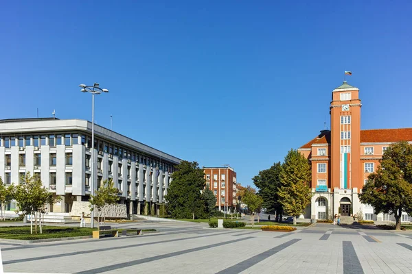 Pleven, Bulgarien - 20 September 2015: centrala torget i staden av Pleven — Stockfoto