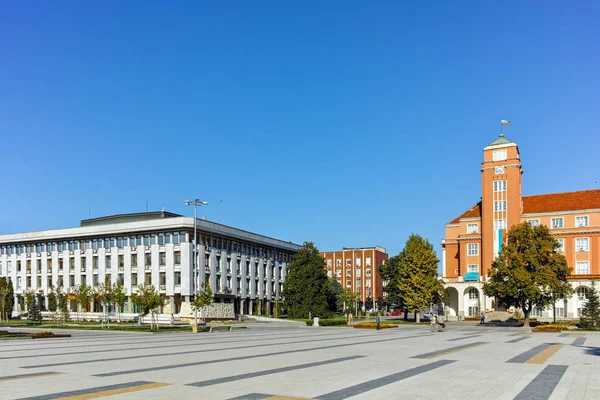 Plevne, Bulgaristan - 20 Eylül 2015: Pleven şehir merkezi meydanda