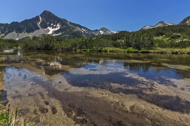 Muhteşem manzara Sivrya tepe ve Banski gölleri, Pirin Dağı