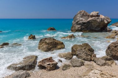 Megali Petra Beach, Lefkada, oniki adalar mavi sularına muhteşem manzara