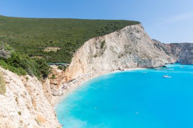 Porto Katsiki Beach, Lefkada, oniki adalar mavi sularına muhteşem manzara