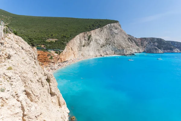 Atemberaubende Landschaft mit blauem Wasser von Porto Katsiki Strand, Lefkada, ionischen Inseln — Stockfoto