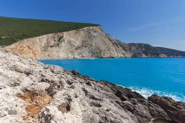 Atemberaubende Landschaft mit blauem Wasser von Porto Katsiki Strand, Lefkada, ionischen Inseln — Stockfoto