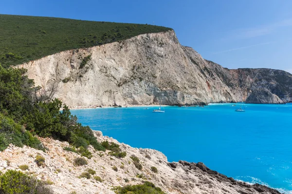 Verbazingwekkende landschap van blauwe wateren van Porto Katsiki strand, Lefkada, Ionische eilanden — Stockfoto