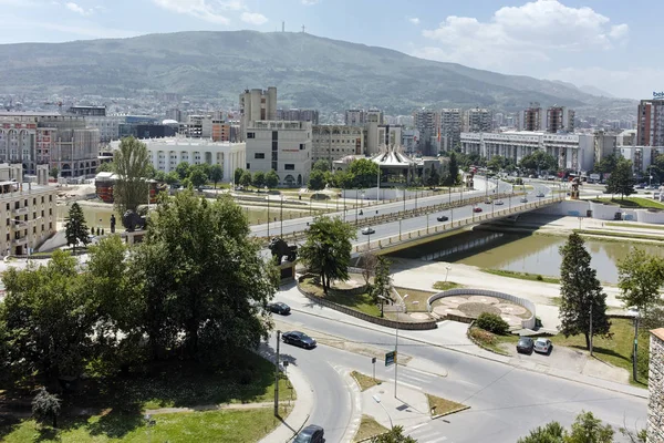 Скоп'є, Македонія - 13 травня 2017: панорама міста Скоп'є від фортеці (фортеця Кале) у Старому місті — стокове фото