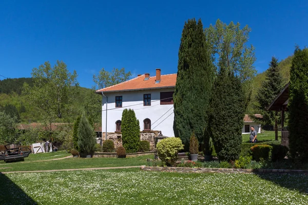 Temski kloster, Serbien - 16 April 2016: Visa av Temski Kloster St. George, Pirot Region — Stockfoto