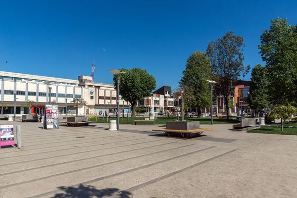 PIROT, SERBIA -16 APRIL 2016: Center of  town of Pirot — Stock Photo, Image