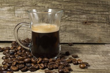 Kupası ve kahve tanesi