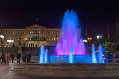 Atina, Yunanistan - 19 Ocak 2017: Gece fotoğraf Atina'da Syntagma Meydanı