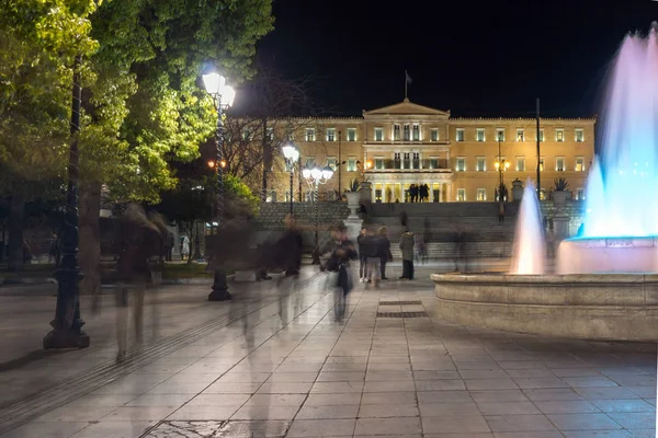 Atina, Yunanistan - 19 Ocak 2017: Gece fotoğraf Atina'da Syntagma Meydanı