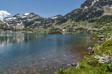 İnanılmaz Demirkapiyski chuki ve peyzaj Dzhano tepeler, Popovo Gölü, Pirin Dağı