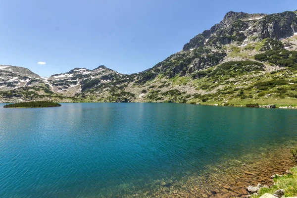 İnanılmaz Demirkapiyski chuki ve peyzaj Dzhano tepeler, Popovo Gölü, Pirin Dağı — Stok fotoğraf