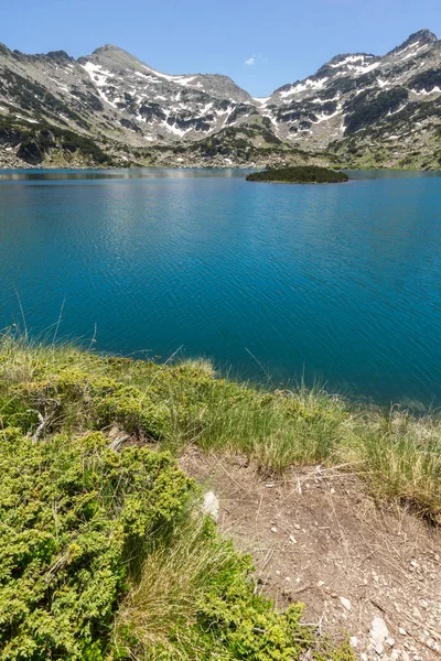 İnanılmaz Demirkapiyski chuki ve peyzaj Dzhano tepeler, Popovo Gölü, Pirin Dağı — Stok fotoğraf