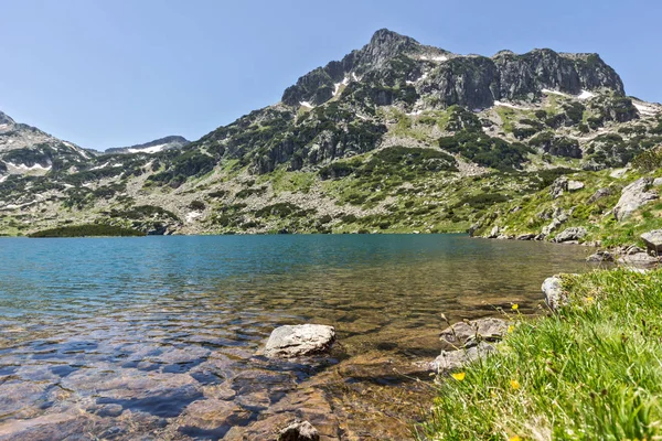 Increíble paisaje del pico Dzhangal y el lago Popovo, Montaña Pirin , —  Fotos de Stock