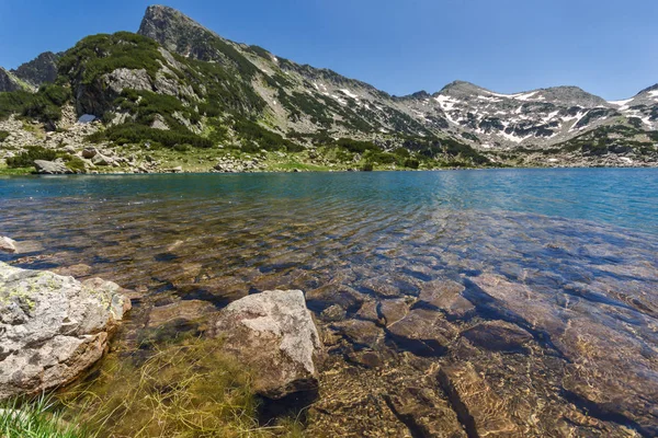 Pemandangan indah Demirkapiyski Chuki dan puncak Dzhano, Danau Popovo, Gunung Pirin — Stok Foto