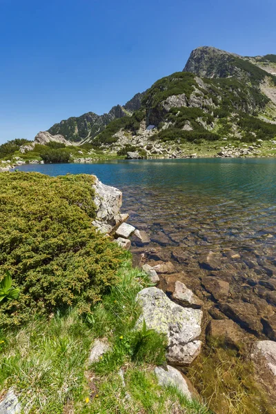Verbazingwekkende landschap van Popovo lake, Pirin-gebergte, — Stockfoto