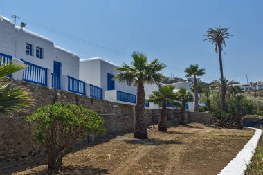 Mikonos kentine, Cyclades Adaları beyaz evler