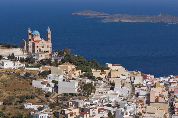 Ortodoks Anastaseos Kilisesi ve Ermopoli, Syros, Cyclades adalarına panoramik görünüm