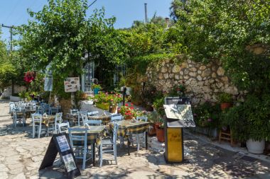 Agios Ioannis, Lefkada, Yunanistan 16 Temmuz 2014: Geleneksel evleri, köy, Agios Ioannis, Lefkada, Yunanistan