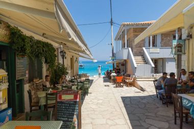Agios Ioannis, Lefkada, Yunanistan 16 Temmuz 2014: Geleneksel evleri, köy, Agios Ioannis, Lefkada, Yunanistan