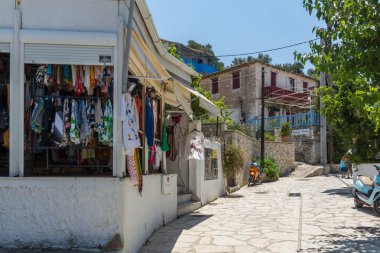 Agios Ioannis, Lefkada, Yunanistan 16 Temmuz 2014: Geleneksel evleri, köy, Agios Ioannis, Lefkada, Yunanistan