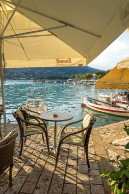 Vasiliki, Lefkada, Yunanistan 16 Temmuz 2014: Vasiliki Köyü, Lefkada, Yunanistan Panoraması
