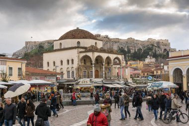 Atina, Yunanistan - 20 Ocak 2017: Monastiraki Panorama Meydanı, Atina