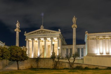 Atina, Yunanistan - 19 Ocak 2017: Gece görünümü Atina Akademisi, Attika