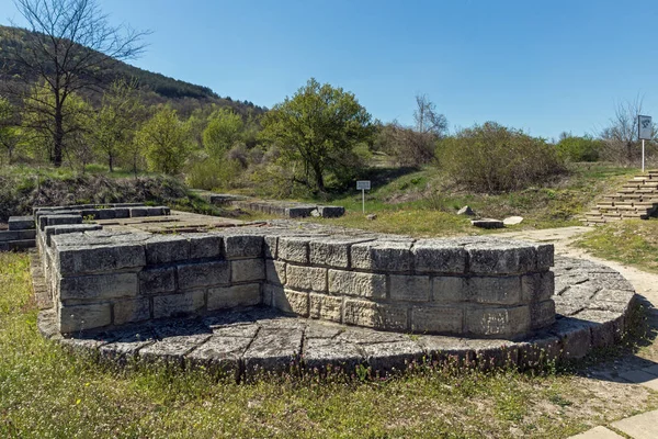 Ruinas de la capital del Primer Imperio búlgaro fortaleza medieval Gran Preslav (Veliki Preslav), Bulgaria — Foto de Stock