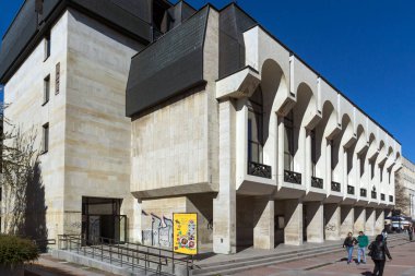 Shumen, Bulgaristan - 10 Nisan 2017: Dram Tiyatrosu Vasil Drumev Shumen şehir içinde