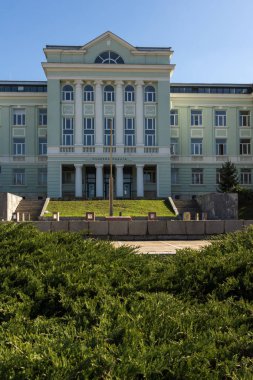 Shumen, Bulgaristan - 10 Nisan 2017: Adliye binası Shumen şehir içinde