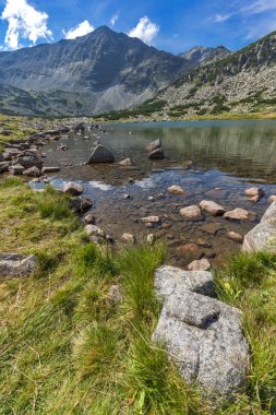 Muhteşem panoramik Musalenski göller ve Musala tepe, Bulgaristan