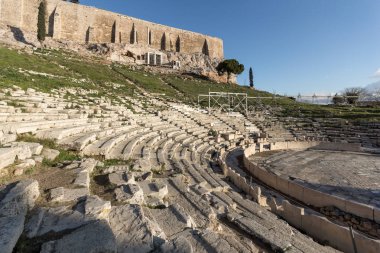 Atina akropolisi Dionysos Tiyatrosu kalıntıları