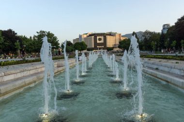 Sofia, Bulgaristan - 30 Haziran 2017: Gün batımı görünümü Sofya Ulusal Kültür Sarayı