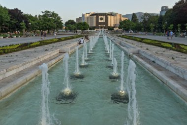 Sofia, Bulgaristan - 30 Haziran 2017: Gün batımı görünümü Sofya Ulusal Kültür Sarayı