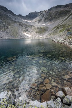Rila Dağı ile Ledenoto (ICE) Gölü ve Musala tepe manzara