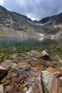 Rila Dağı ile Ledenoto (ICE) Gölü ve Musala tepe manzara