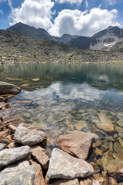 Menakjubkan pemandangan Panorama dari danau Musalenski dan puncak Musala, gunung Rila — Stok Foto