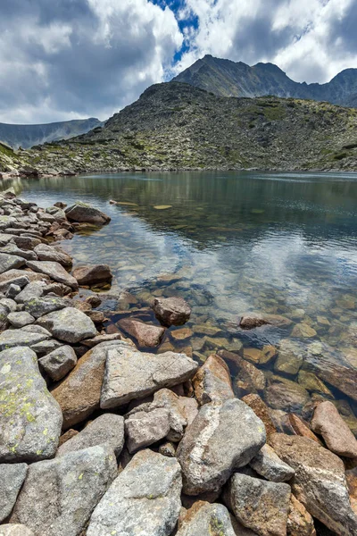 Incredibile vista panoramica dei laghi Musalenski e della vetta Musala, montagna di Rila — Foto Stock
