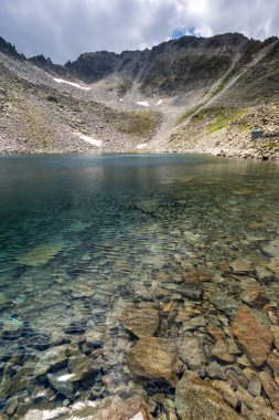 Rila Dağı ile Ledenoto (ICE) Gölü ve Musala tepe manzara