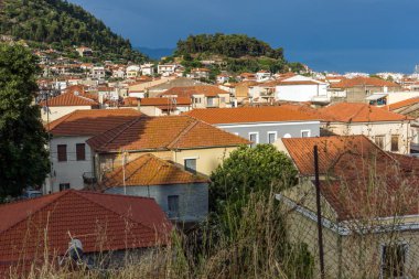 Nafpaktos, Yunanistan - 28 Mayıs 2015: Muhteşem panoramik Nafpaktos şehir