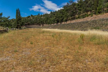 Antik Yunan arkeolojik Delphi stadyumda panoramik manzaralı,