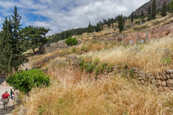 Ruinas del sitio arqueológico griego antiguo de Delphi — Foto de Stock